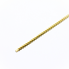 Piramit Desenli Altın Bileklik