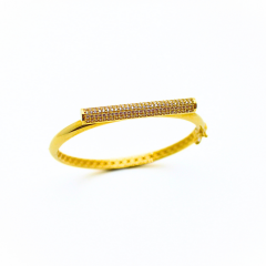 Taşlı Altın Kelepçe Bileklik