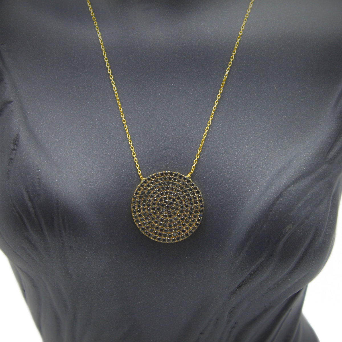 Siyah Taşlı Altın Kolye