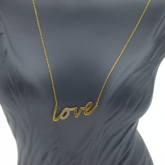 Love Yazılı Taşlı Kolye